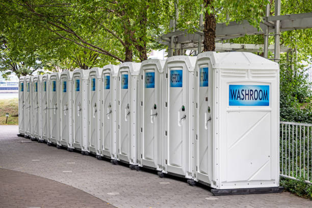 Best Portable bathroom rental  in Mackinaw, IL